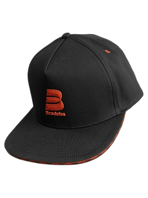Бейсболка Brodeks KM131, красный